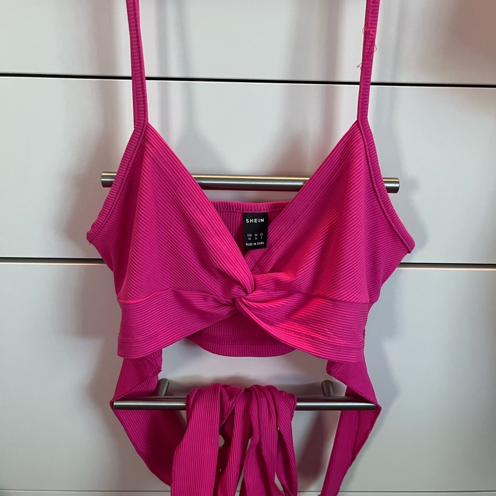 SHEIN Fuchsia Ribbed Knot Crop Top
